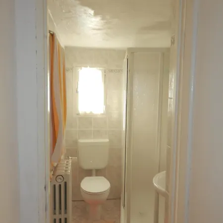 Charmantes Pfarrhaus Mit Seeblick Und Garten Appartement *