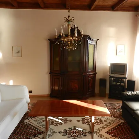 Charmantes Pfarrhaus Mit Seeblick Und Garten * Ghiffa